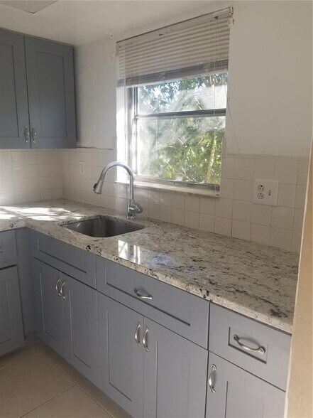 Building Photo - 3090 Coral Springs Dr