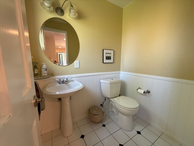 Building Photo - Beautifully Renovated Boulder Gem with Bac...