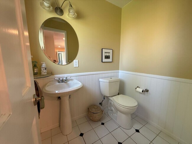 Building Photo - Beautifully Renovated Boulder Gem with Backyard Oasis and Great Schools