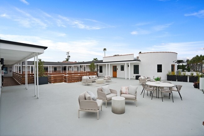 Floorplan - Del Prado House. Beautifully Renovated Homes