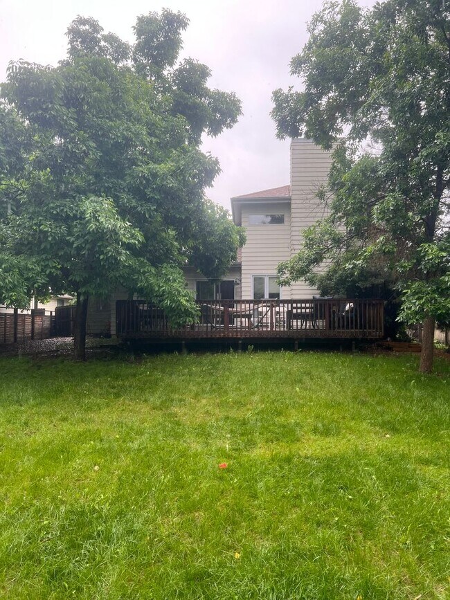 Building Photo - 2568 Vine Pl