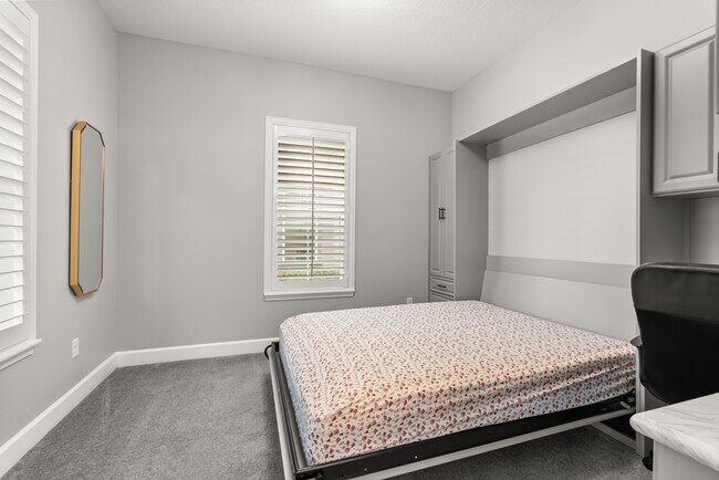 Building Photo - 6875 Arnoldson St