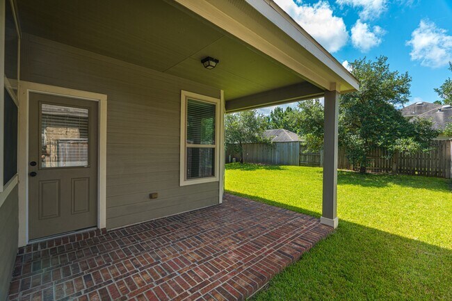 Building Photo - 15 Butternut Grove Place