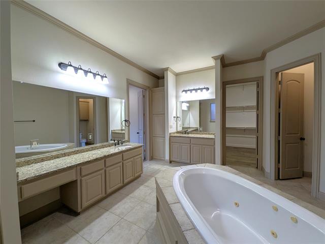 Building Photo - 2137 Langdon Dr