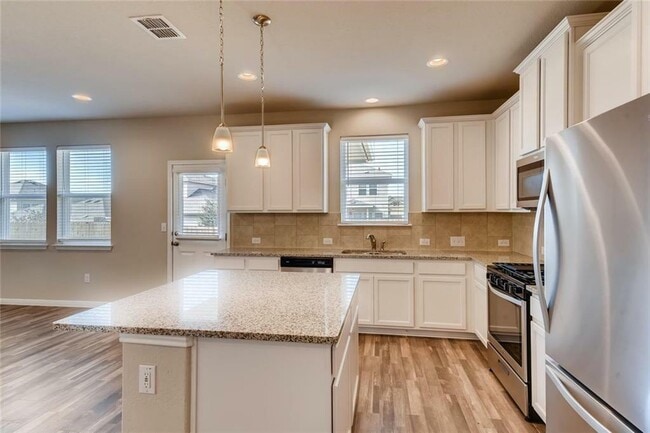 Building Photo - 10304 Forest Grove Dr