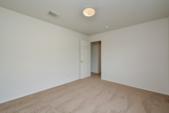 Building Photo - 18326 Thicket Grove Rd