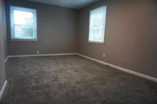 Building Photo - 4 Bedroom Remodeled West Side Salt Lake Home