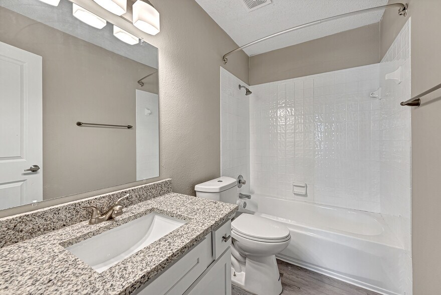 Building Photo - 4660 W Dover St