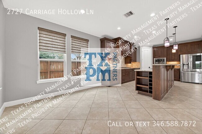 Building Photo - 2727 Carriage Hollow Ln