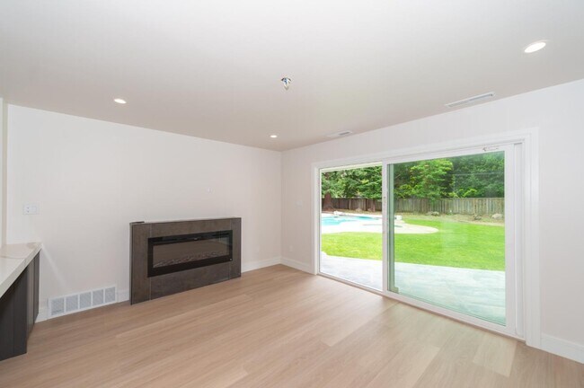 Building Photo - 9 Odell Pl