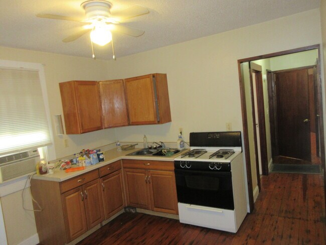 Building Photo - 918 Mehle St