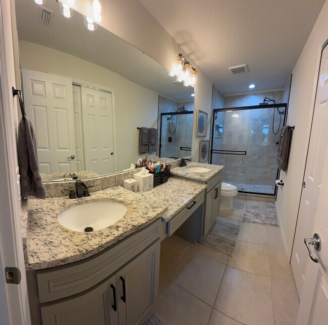 Building Photo - 9208 Hillcroft Dr