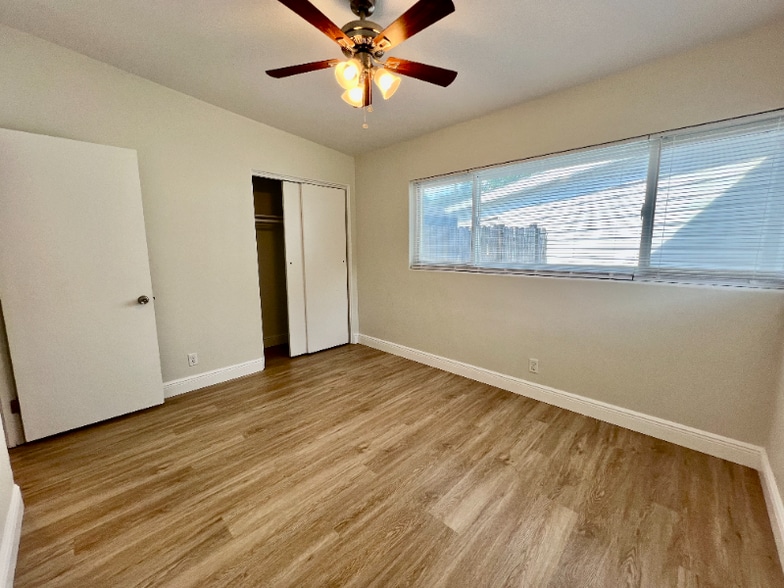 Building Photo - 3107 S Park Ave