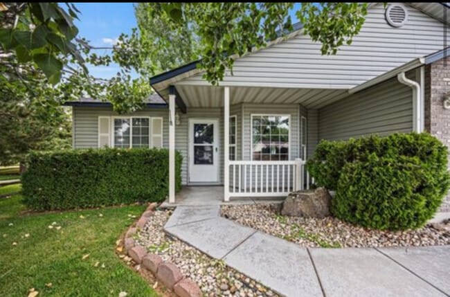 Building Photo - 803 Coopers Ct