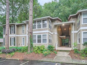 Building Photo - Renovated Condo Available in Sandy Springs!