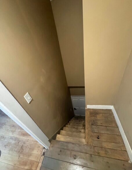 Building Photo - 45 S Chestnut St