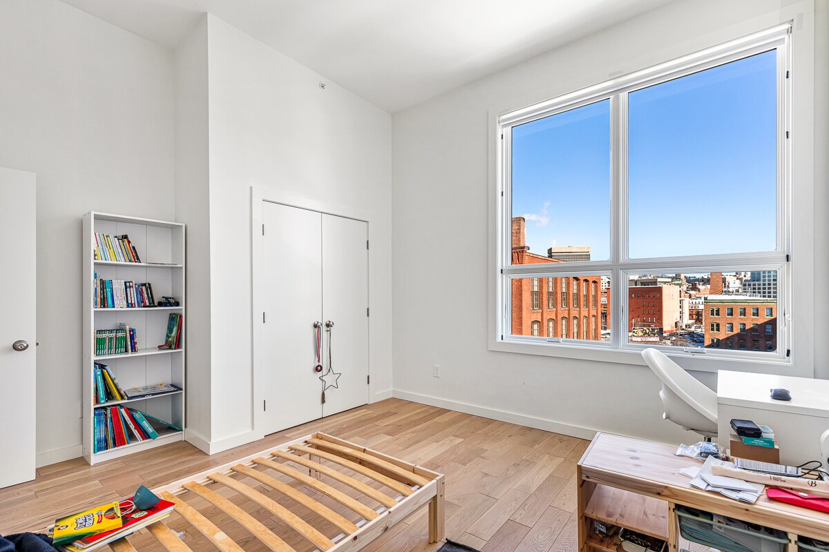 Building Photo - 123 Friendship St