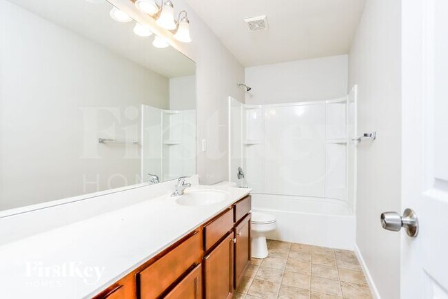 Building Photo - 25 Landon Way Ct