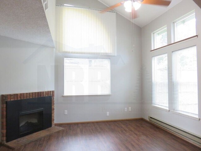 Building Photo - Newly renovated House located in the park community of Lacey!