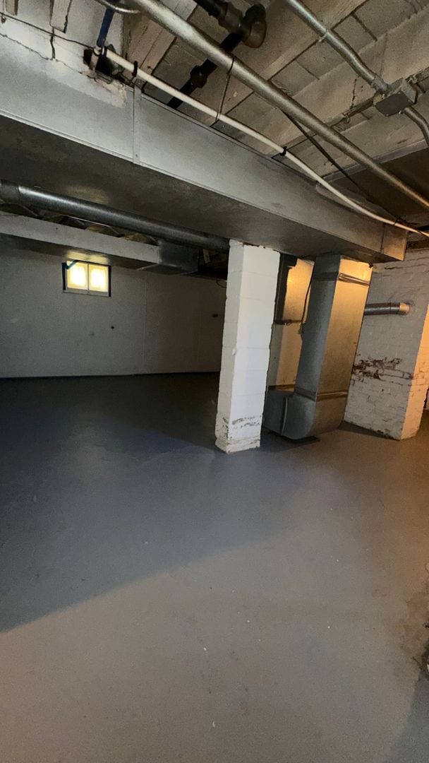 Building Photo - ***NEW ON THE MARKET....3 bed house Pets Welcome!!***