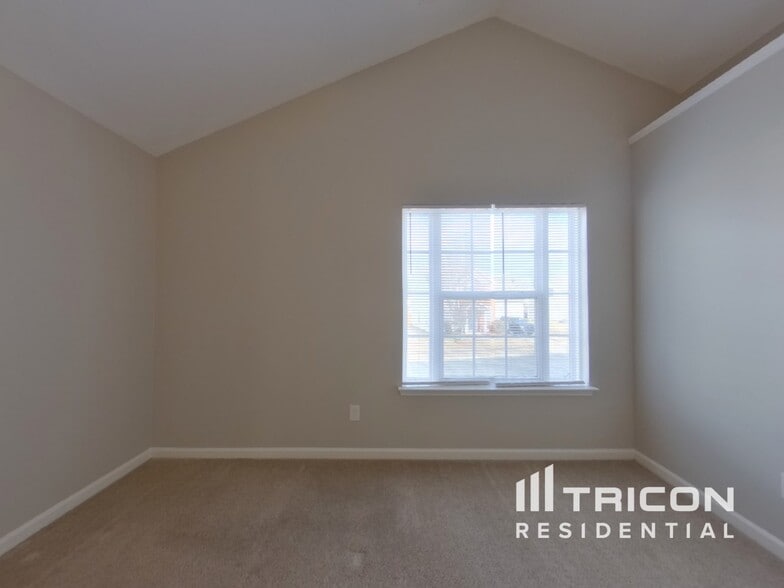 Building Photo - 8334 Rolling Meadows Ln
