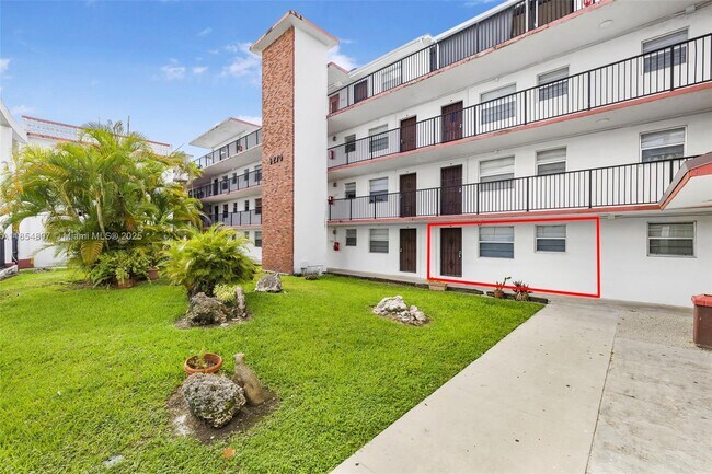 Building Photo - 6270 W Flagler St