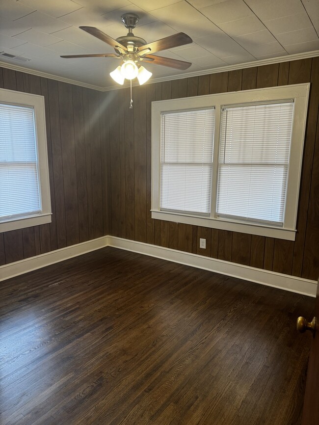 Building Photo - 618 Elizabeth Ave