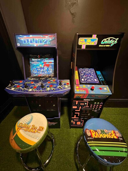 Building Photo - 11000 Springhollow Rd