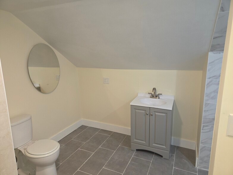 3rd flr bathroom - 20 Chilcott Pl