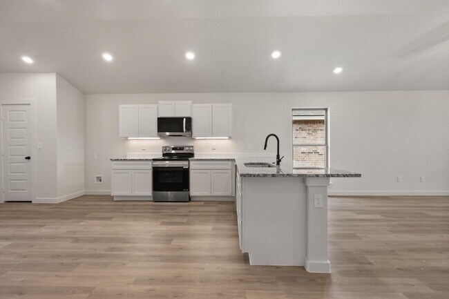 Building Photo - 2025 Cottonwood Ave