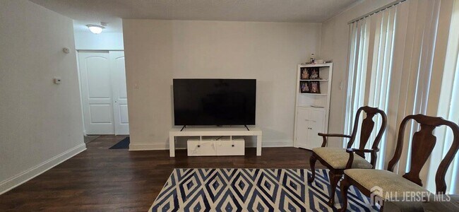 Building Photo - 5019 Ravens Crest Dr