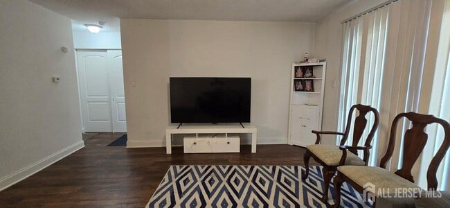 Building Photo - 5019 Ravens Crest Dr