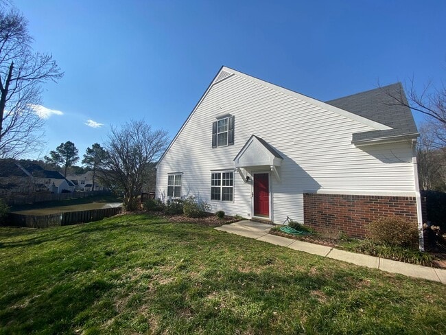 Building Photo - Move in ready, 2-story Townhome located in...