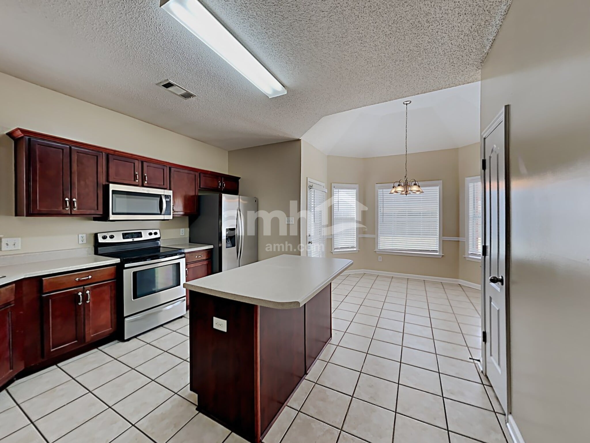 Building Photo - 9321 N Fairmont Cir