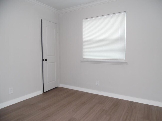 Building Photo - 1209 Green Valley Cove