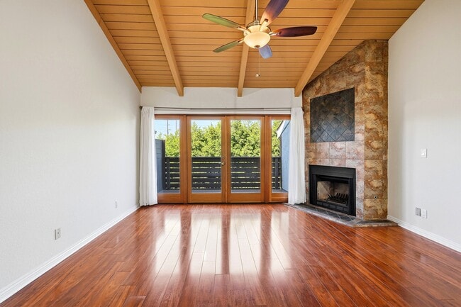 Building Photo - 2406 Aviation Blvd