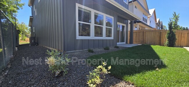 Building Photo - 1939 N Danish Ln