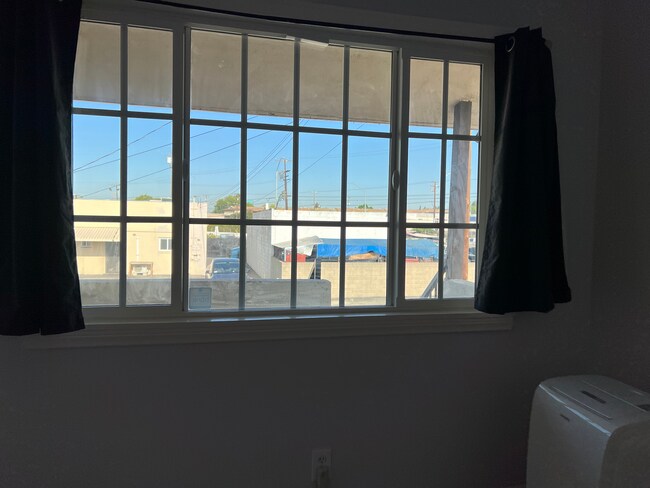Building Photo - 706 S Atlantic Blvd