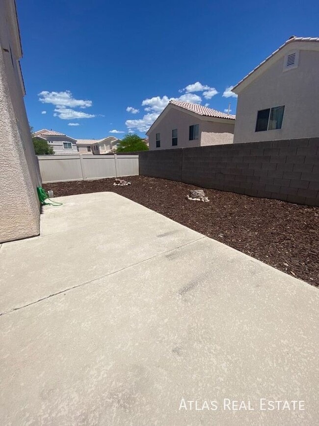 Building Photo - 8004 Park Bench Ct