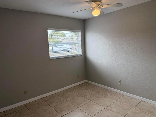 Building Photo - 125 SE Millwood Terrace