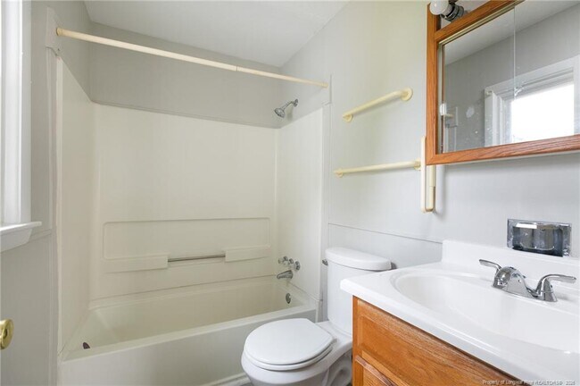 Building Photo - 304 Longhorn Dr