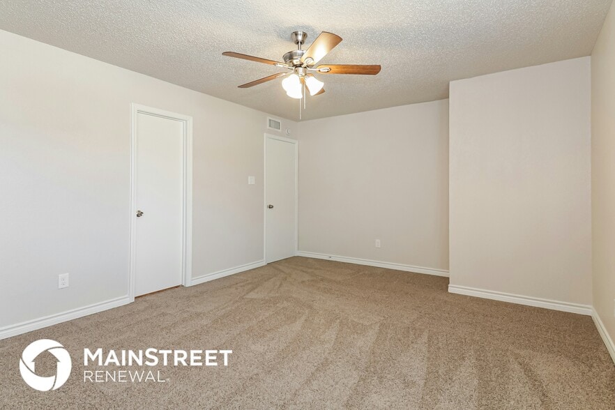 Building Photo - 2718 Holy Cross Ln