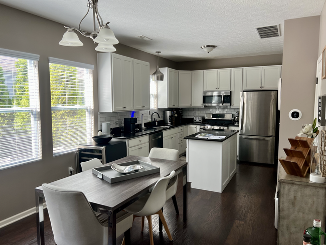 KITCHEN - 6215 Prairiefire Ave