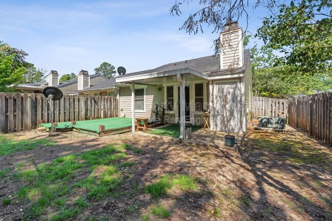 Building Photo - 410 Tracewood Pl