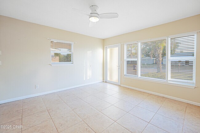 Building Photo - 1504 W 13th St