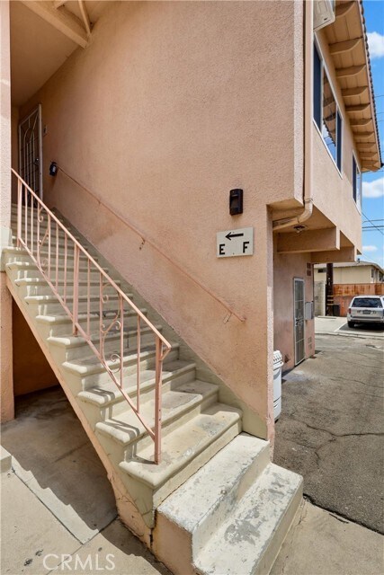 Building Photo - 408 N Electric Ave