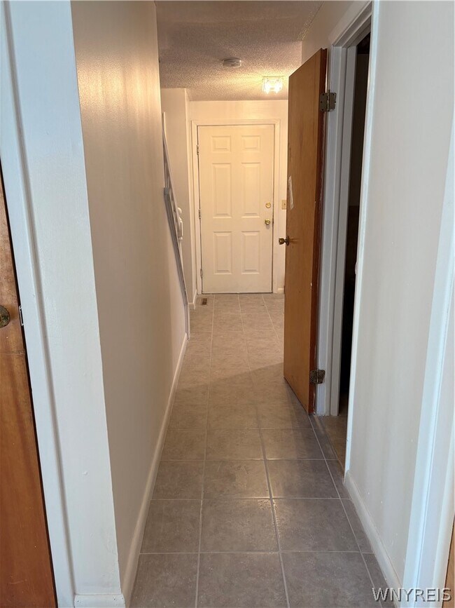 Building Photo - 141 Draden Ln