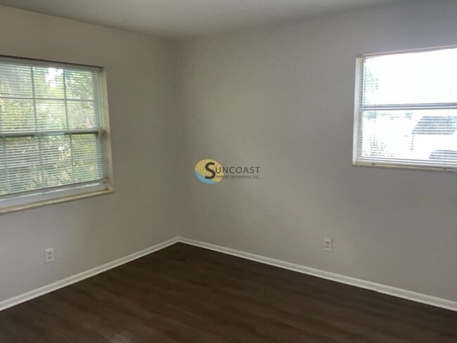 Building Photo - 5665 Enchanted Dr