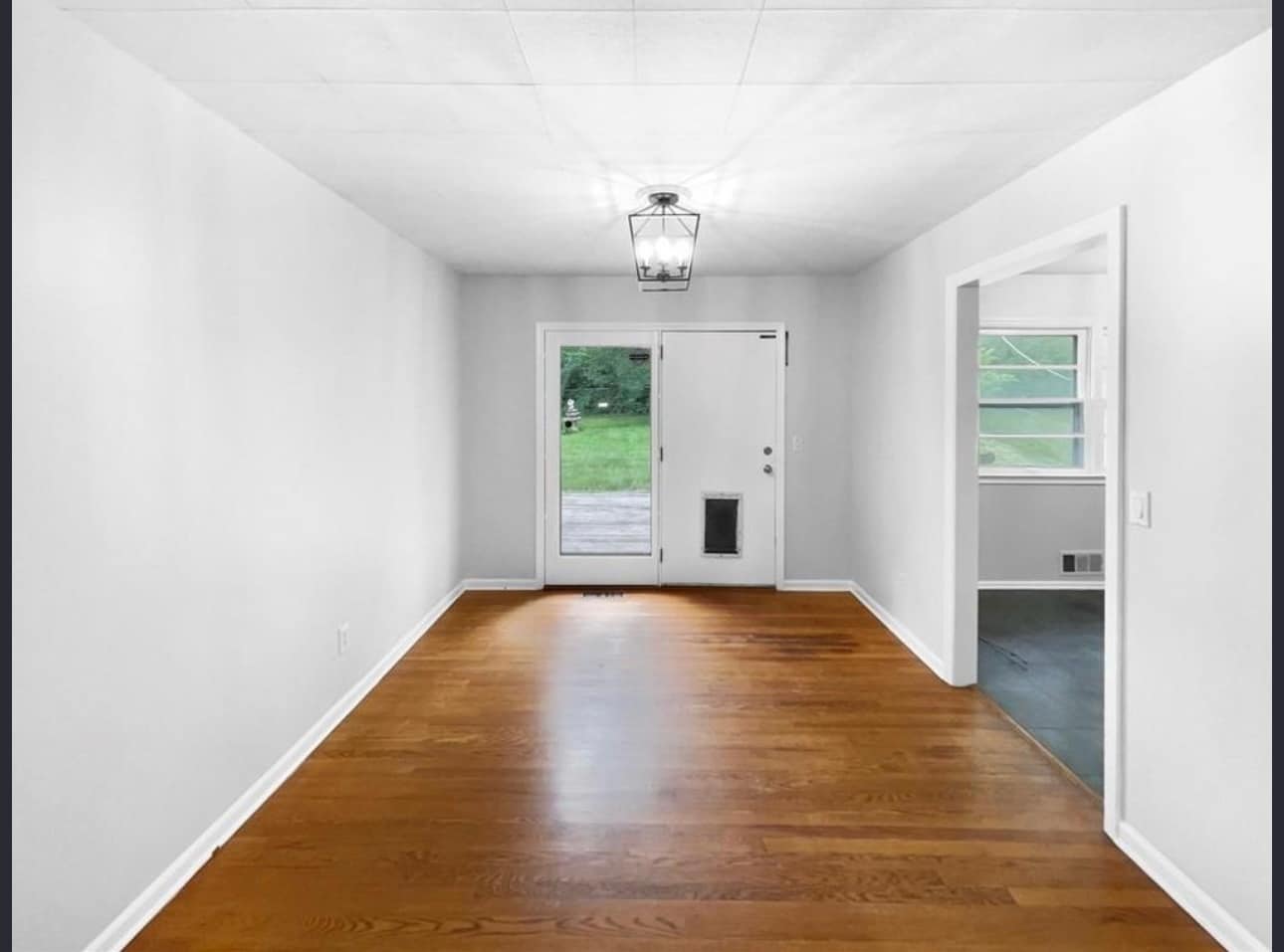 Building Photo - 119 W 104th Ter