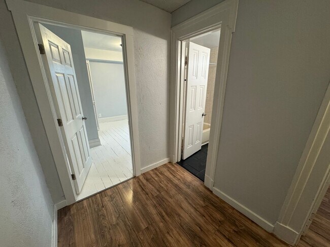 Building Photo - Charming 5BR Home in the Heart of Pittsbur...